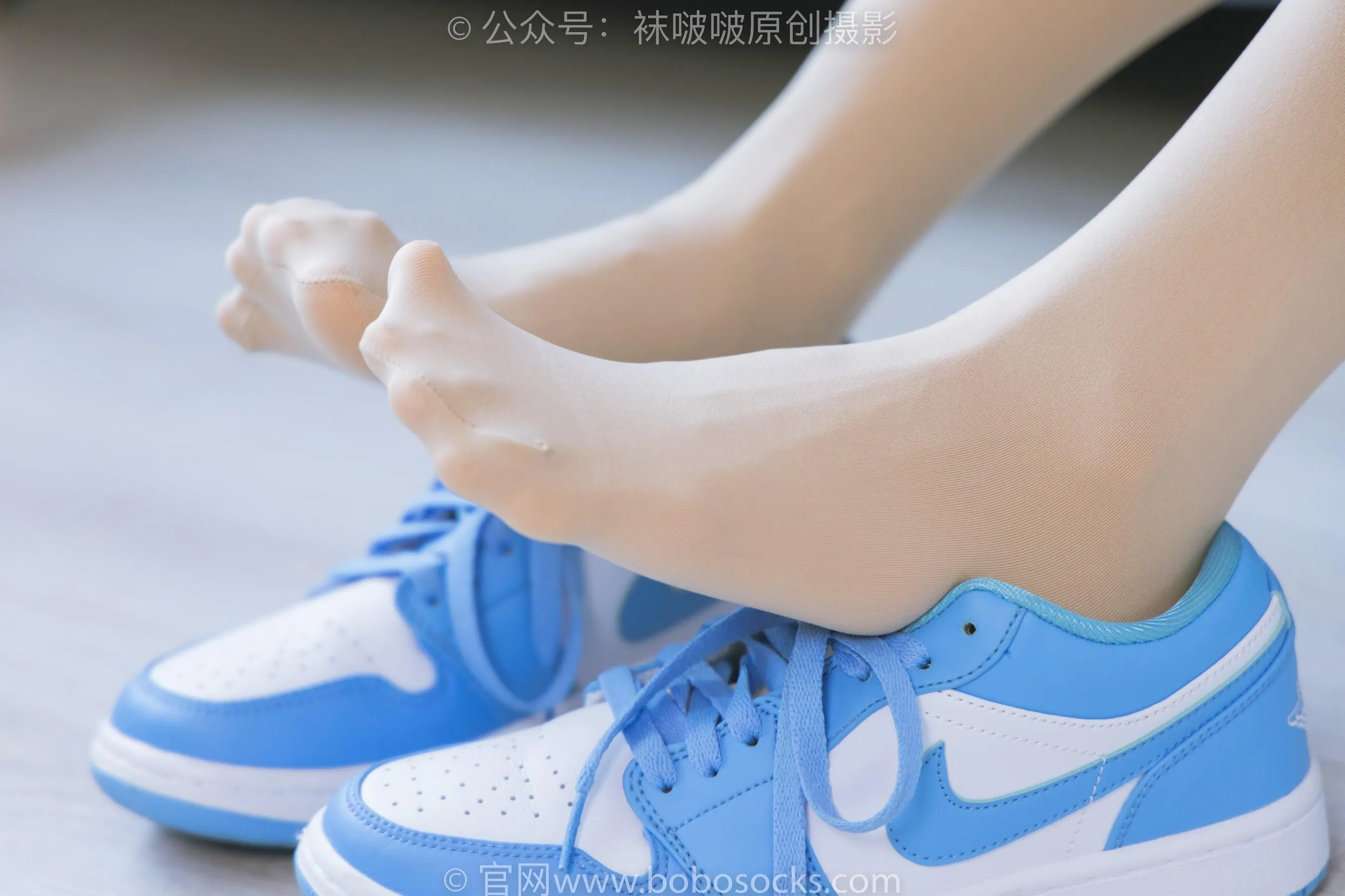 [BoBoSocks袜啵啵]NO.228 小沫-板鞋、厚肉丝、裸足 [90P]插图9